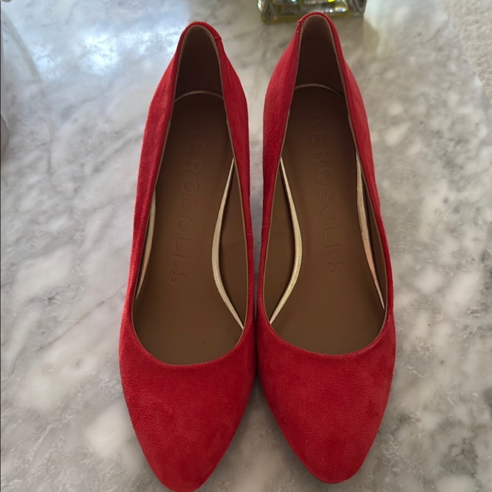 AEROSOLES Red Flats with Rounded Toe and Suede Finish